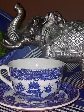 Vintage Blue Willow TransferWare Ceramic Teacup & Dinnerplate. Made In Japan.